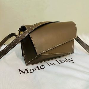 Grayish brown body bag .Vera Pelle .Made in Italy